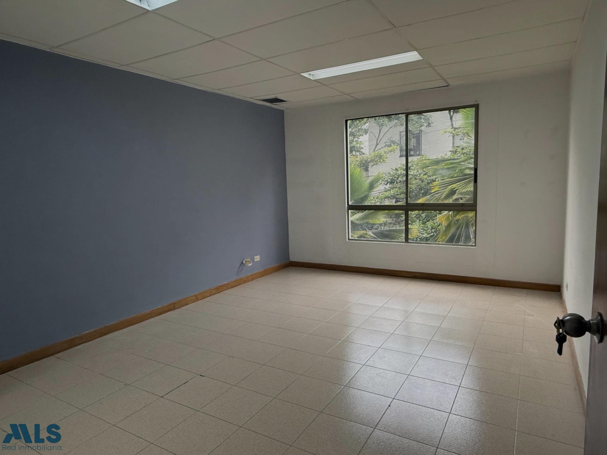Oficina en venta en Patio Bonito, Poblado, Medellín — foto 1 de 10
