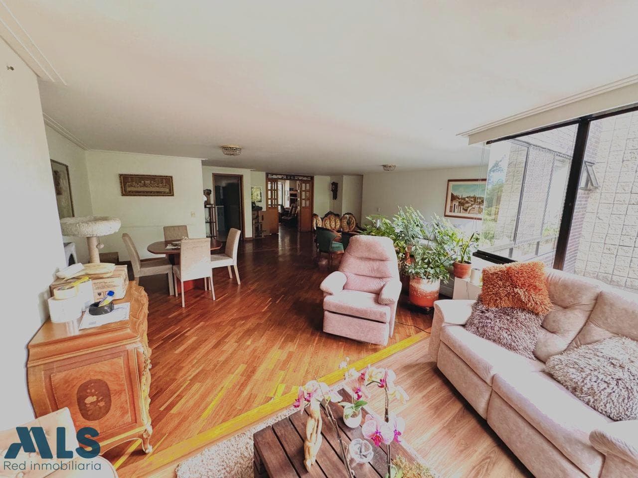 Apartamento en venta en El Tesoro, Poblado, Medellín — foto 1 de 26