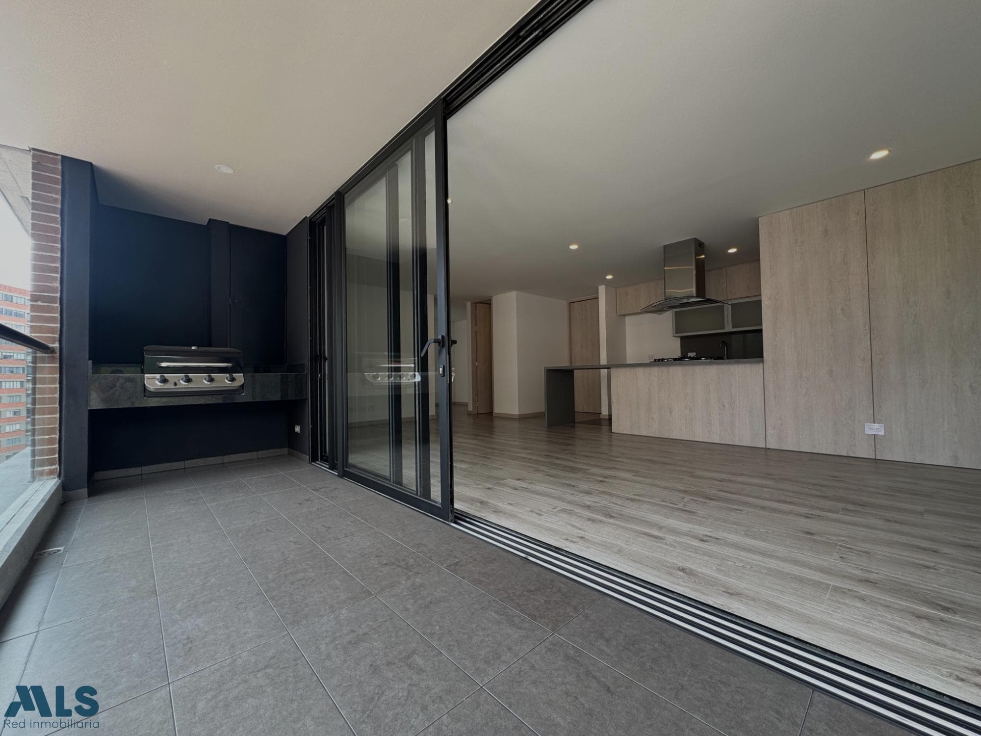 Apartamento en venta en Altos Del, Poblado, Medellín — foto 1 de 35