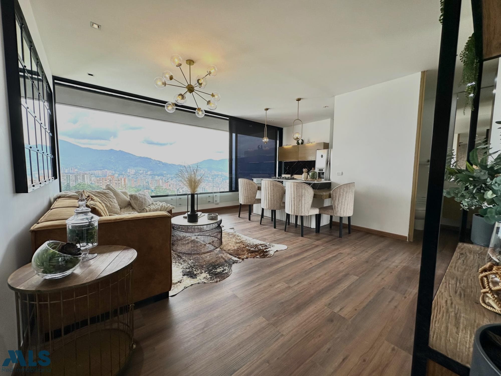 Apartamento en venta en San Lucas, Poblado, Medellín — foto 1 de 21