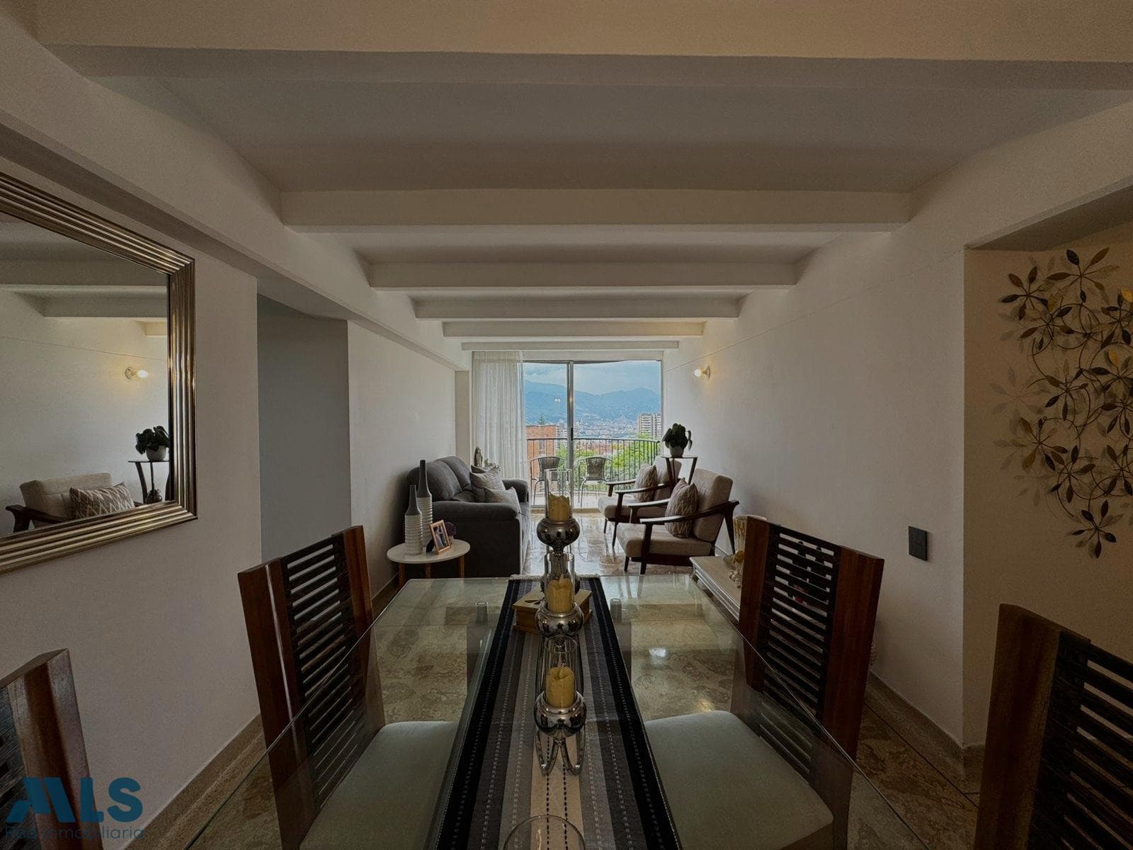 Apartamento en venta en La Visitación, Poblado, Medellín — foto 1 de 11