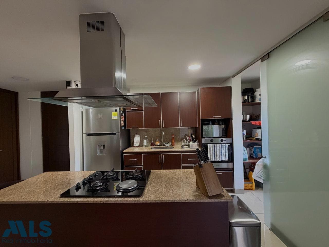 Apartamento en venta en La Florida, Poblado, Medellín — foto 1 de 28