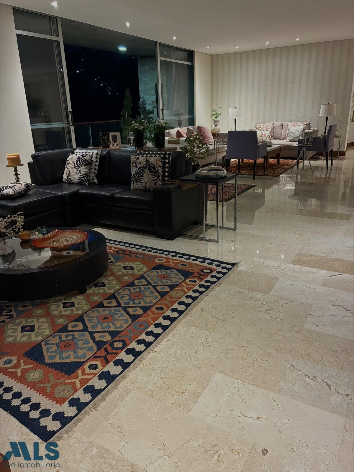 Apartamento en venta en La Concha, Poblado, Medellín — foto 1 de 8