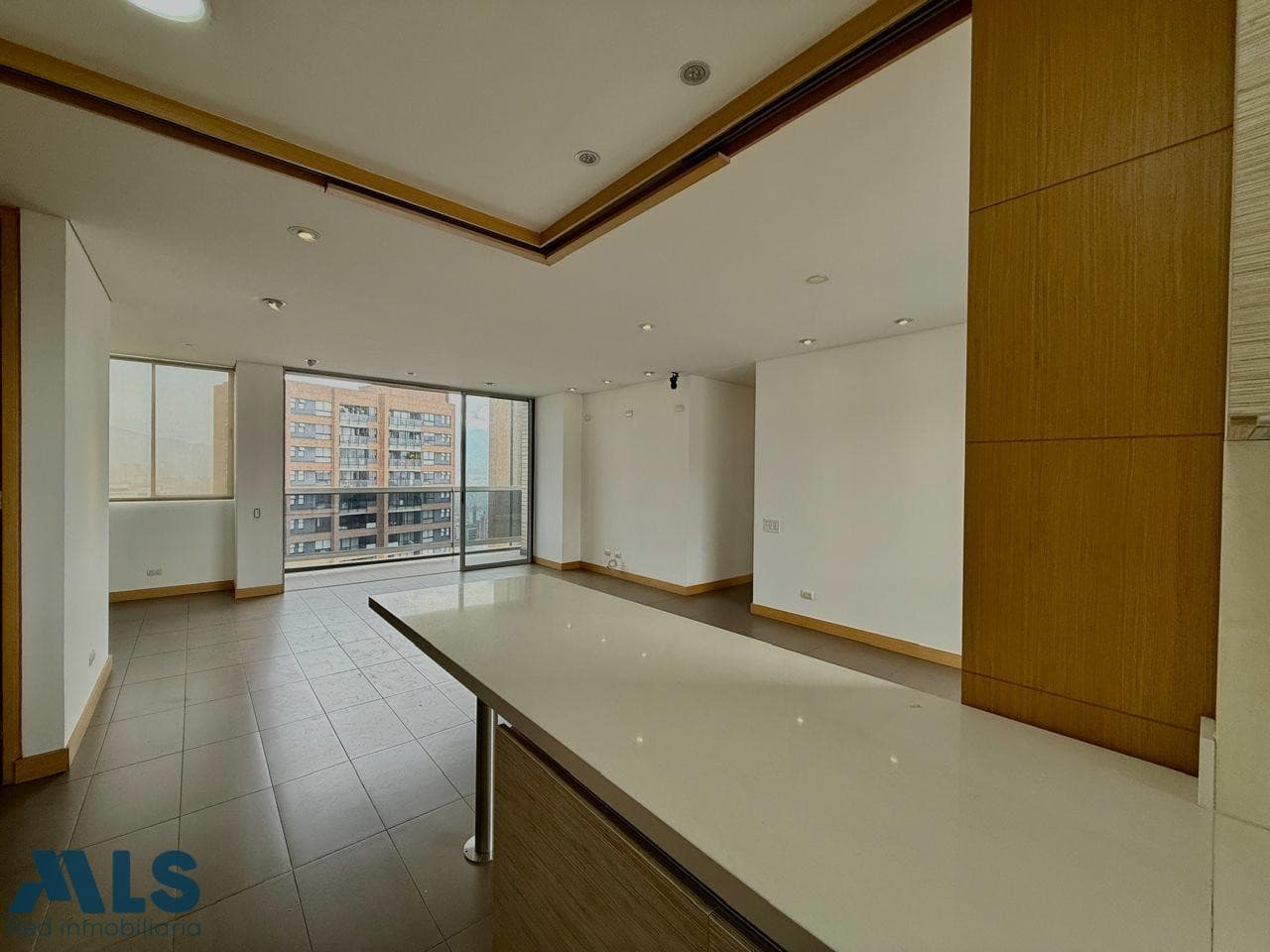Apartamento en venta en Lalinde, Poblado, Medellín — foto 1 de 12