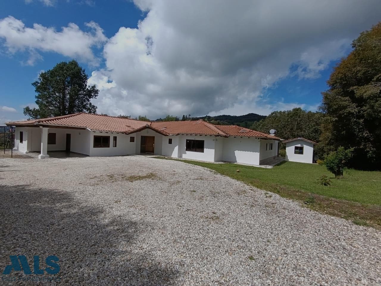 Casa en venta en V. Pantanillo (Envigado), Aburra Sur — foto 1 de 31
