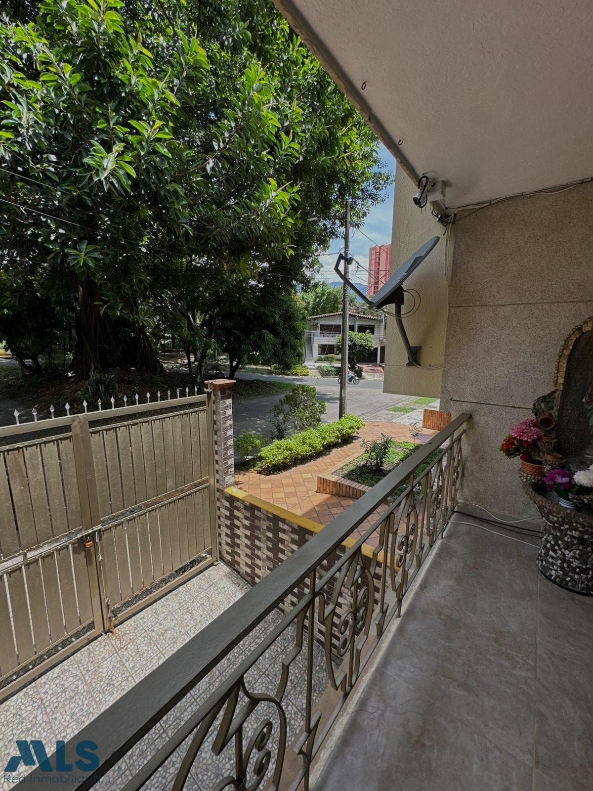 Casa en venta en Simon Bolivar, Laureles, Medellín — foto 1 de 18