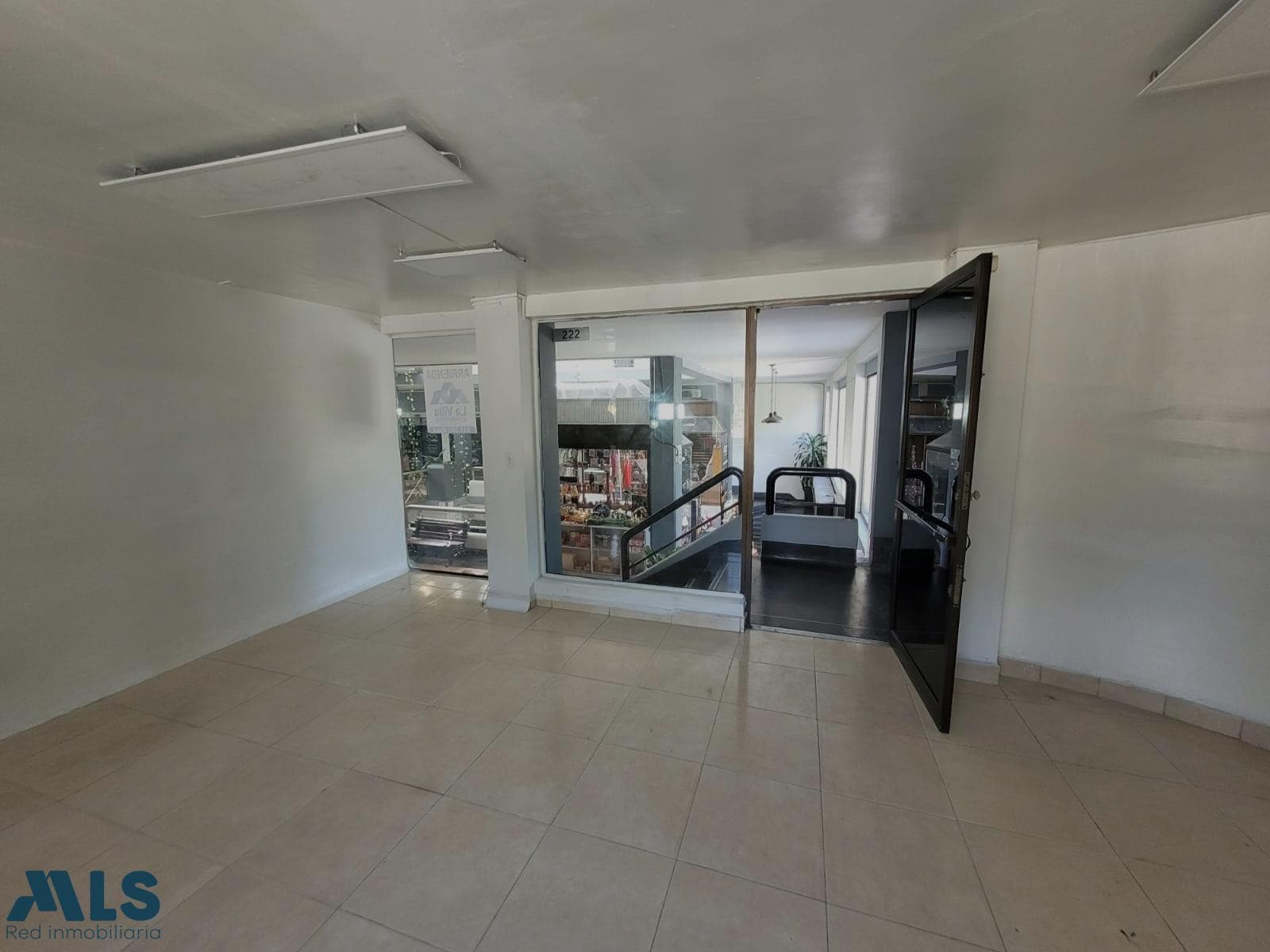 Local Comercial en venta en Laureles, Medellín — foto 1 de 11
