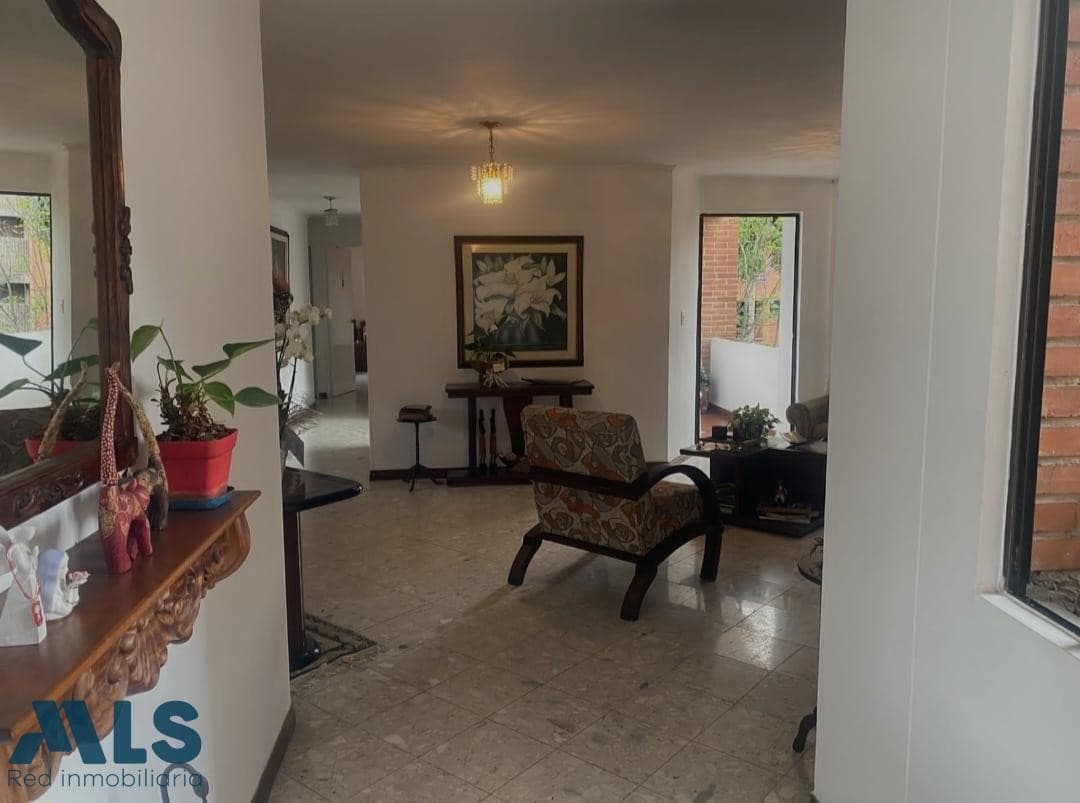Apartamento en venta en Santa Teresita, Laureles, Medellín — foto 1 de 15