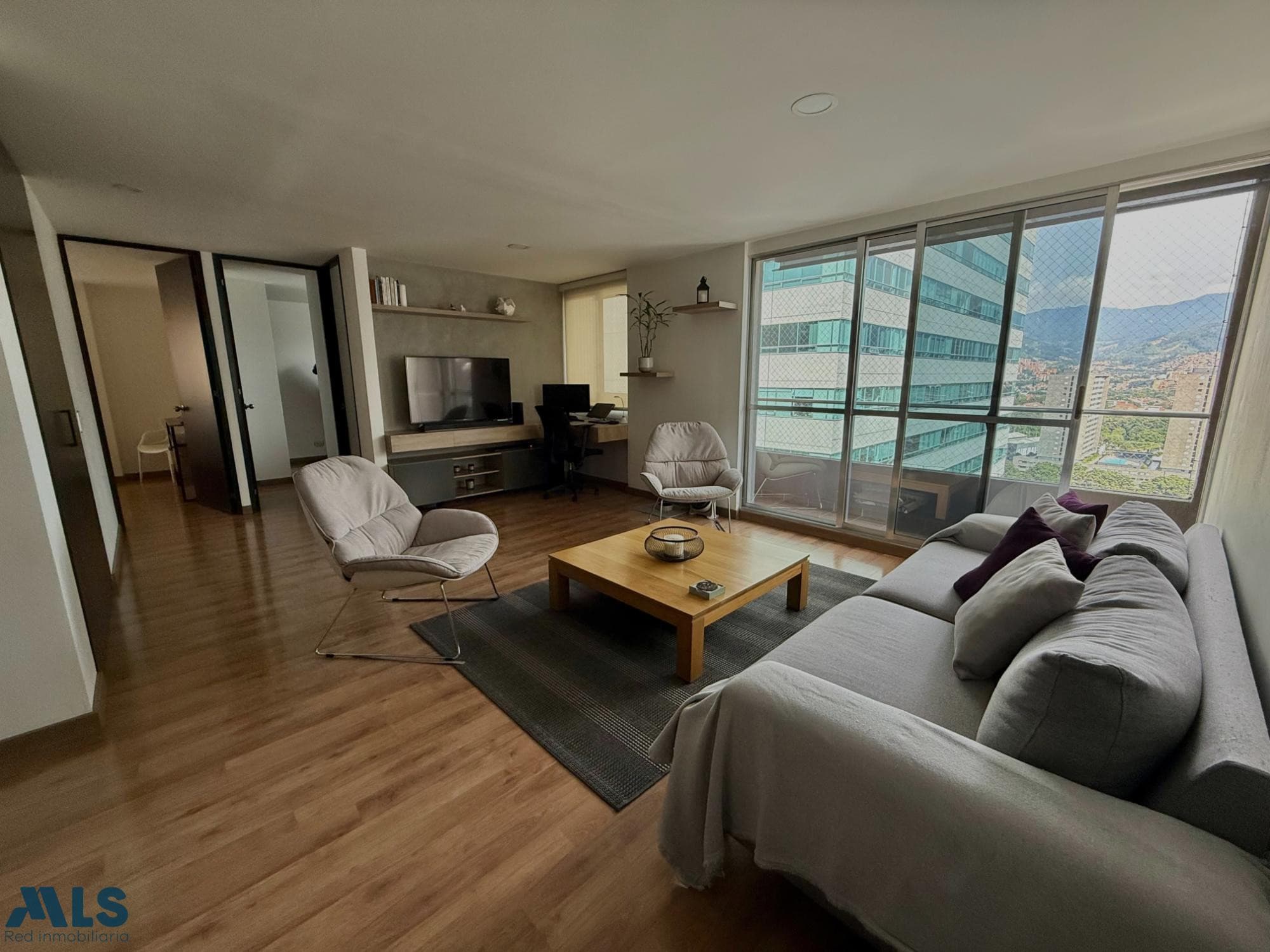 Apartamento en venta en Ciudad Del Rio, Poblado, Medellín — foto 1 de 18