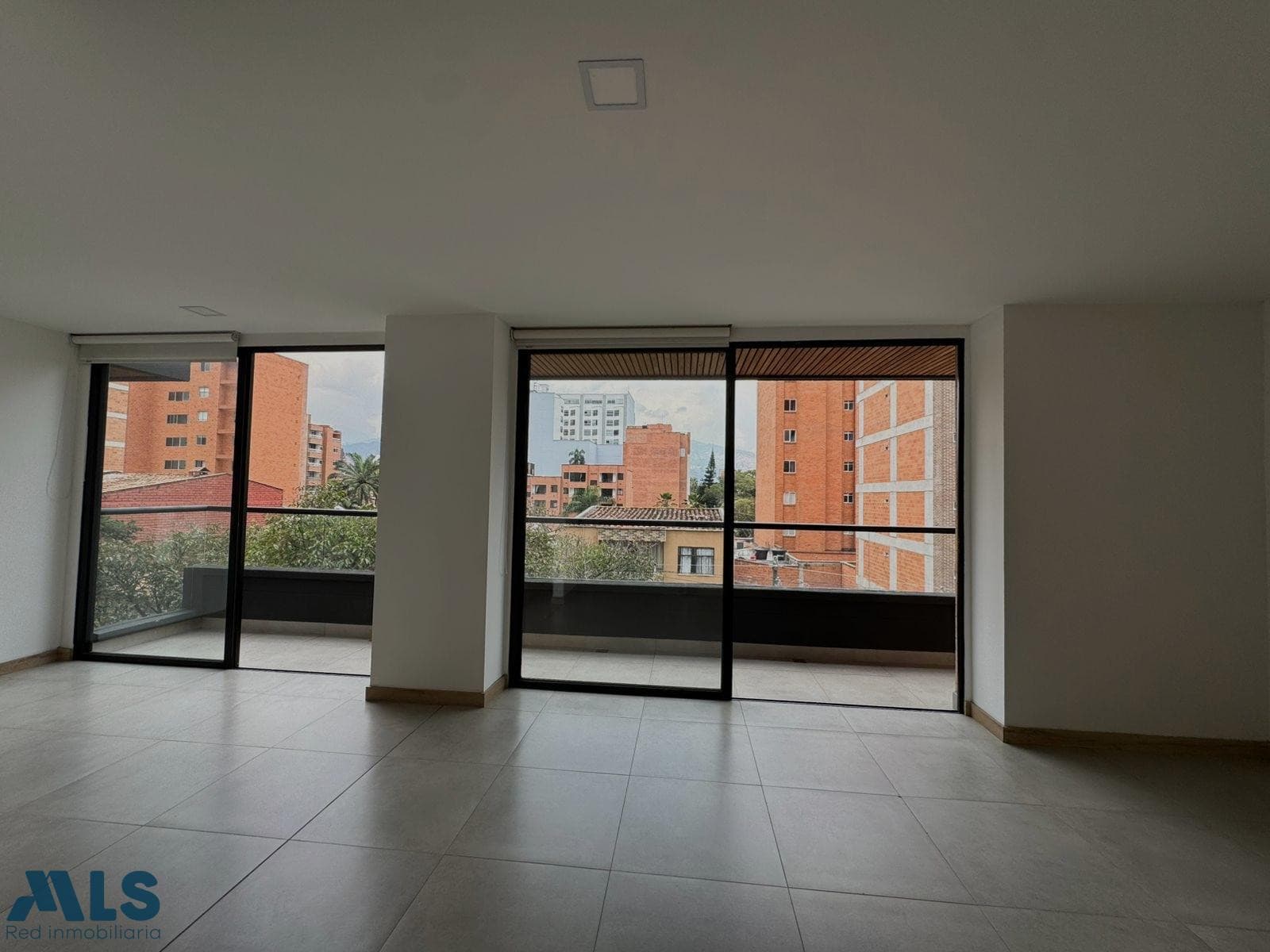 Apartamento en venta en El Nogal Los Almendros, Belén Guayabal, Medellín — foto 1 de 15