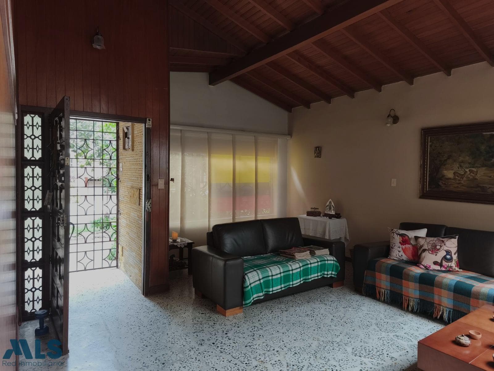 Casa en venta en Las Acacias, Laureles, Medellín — foto 1 de 24