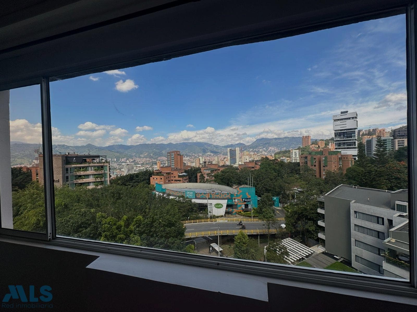 Apartamento en venta en La Concha, Poblado, Medellín — foto 1 de 32