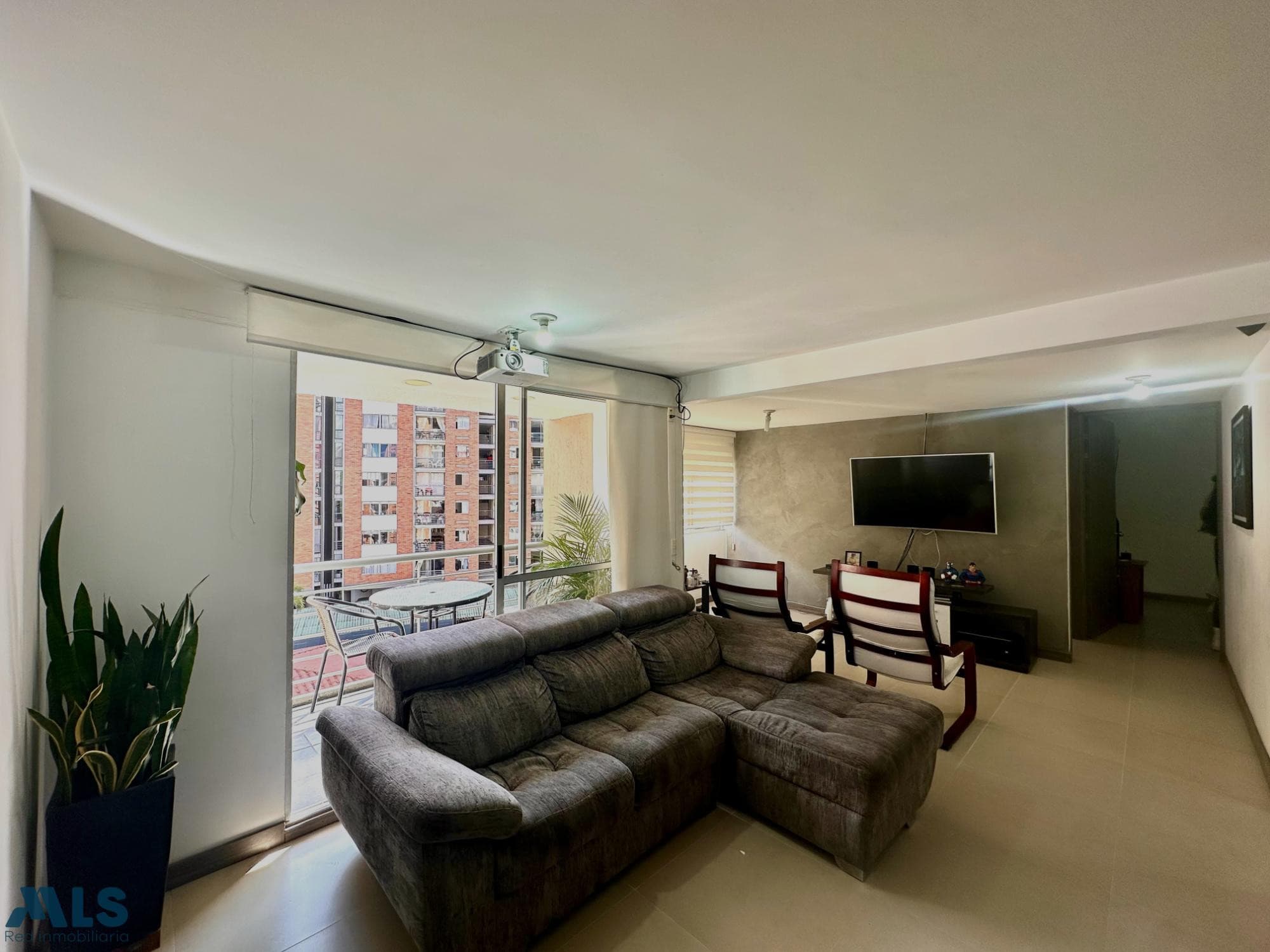 Apartamento en venta en Almería, Laureles, Medellín — foto 1 de 13