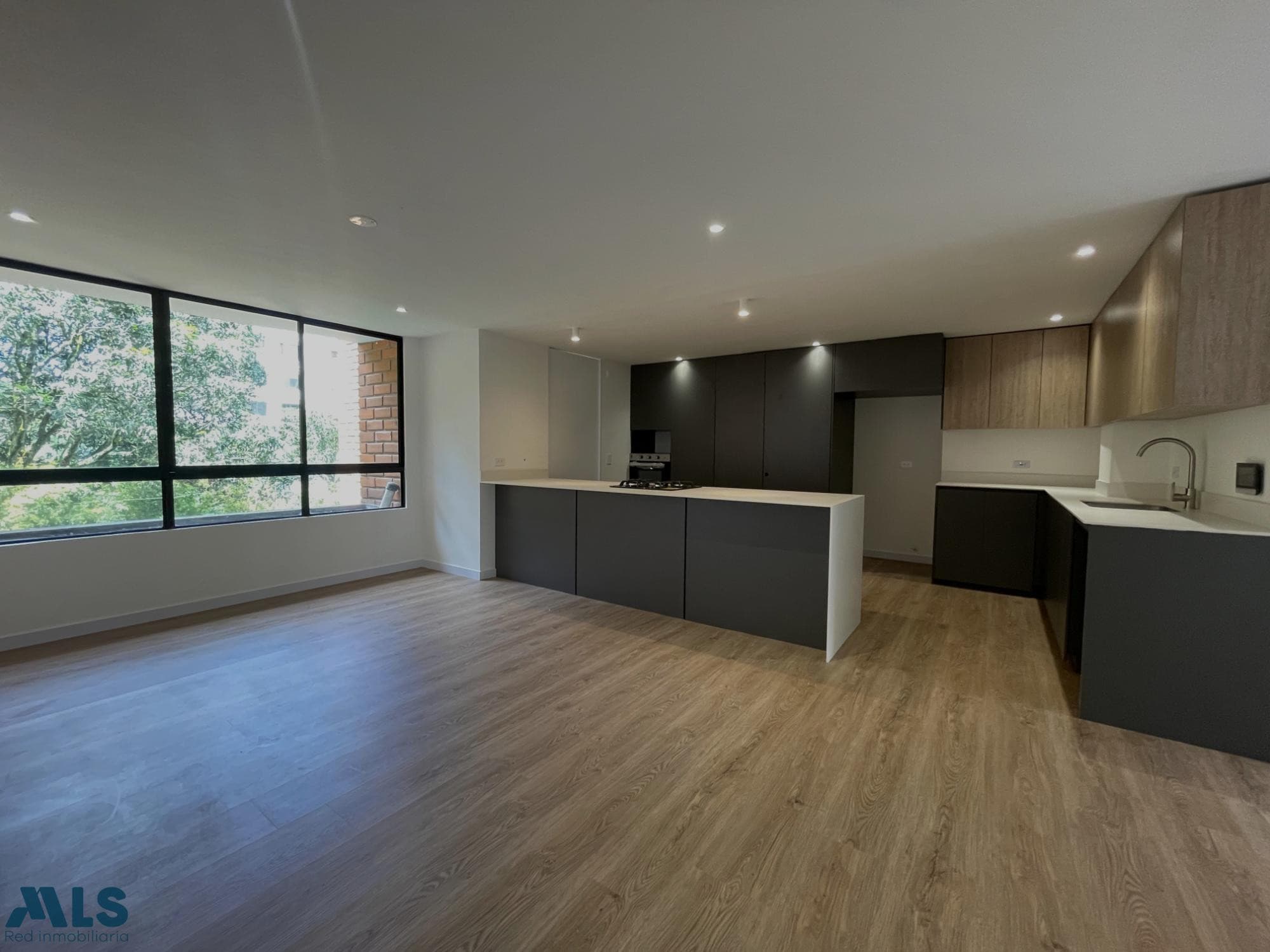 Apartamento en venta en Alejandría, Poblado, Medellín — foto 1 de 16