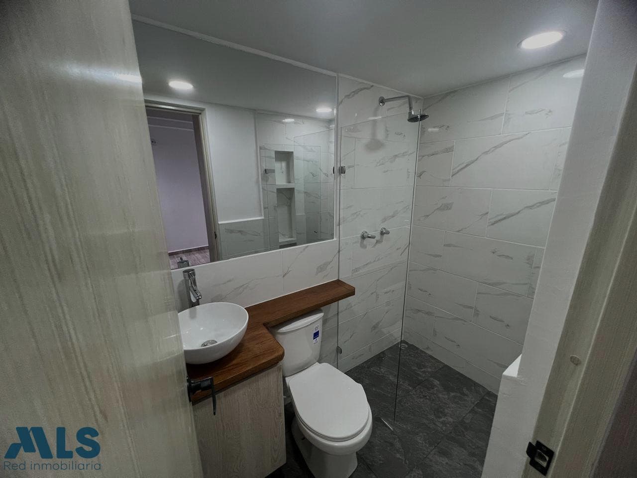 Apartamento en venta en V. Primavera, Aburra Sur, Caldas — foto 1 de 15
