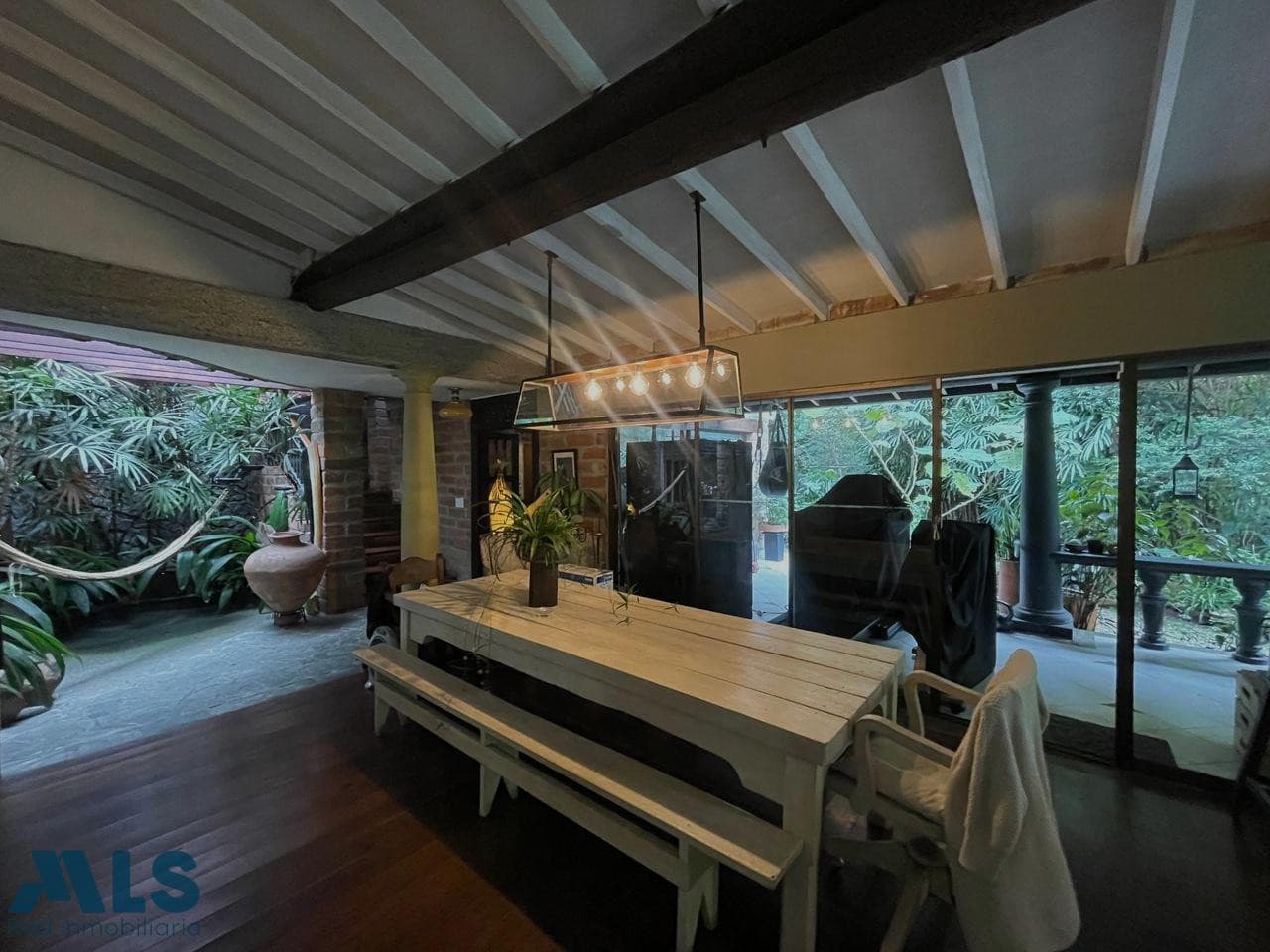 Casa en venta en Poblado, Medellín — foto 1 de 14