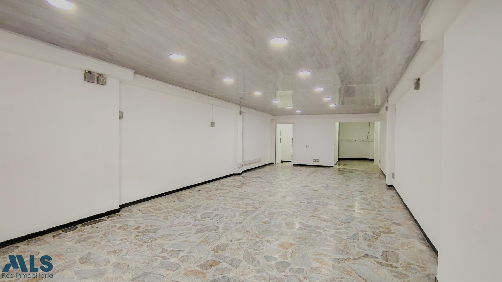 Local Comercial en venta en La América, Occidente, Medellín — foto 1 de 11
