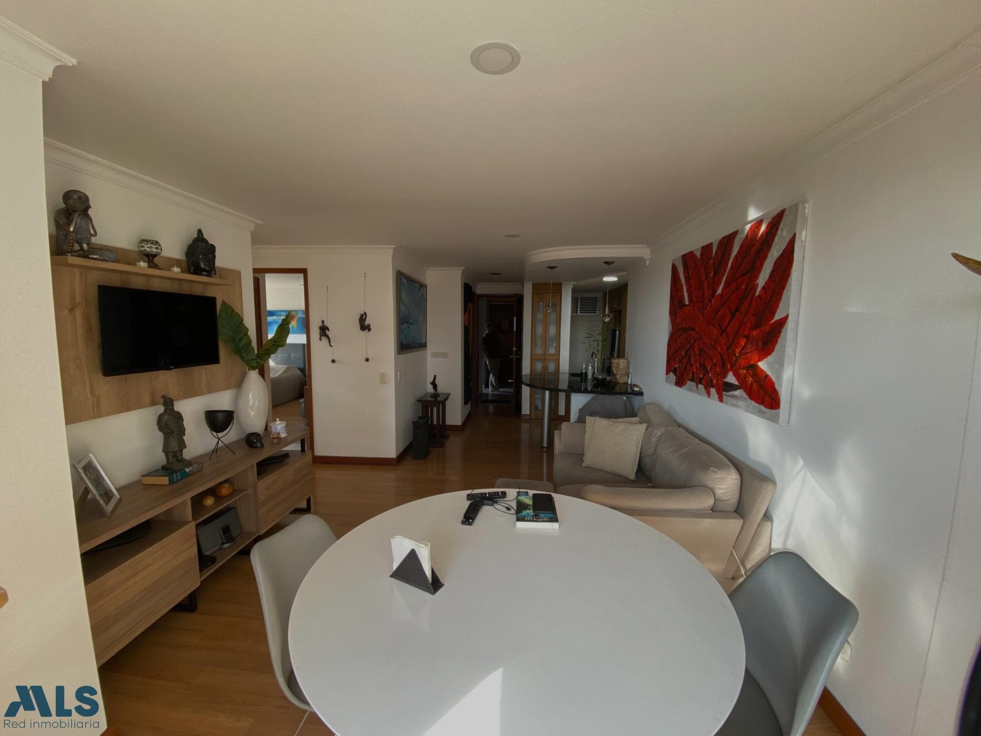 Apartamento en venta en Castropol, Poblado, Medellín — foto 1 de 13