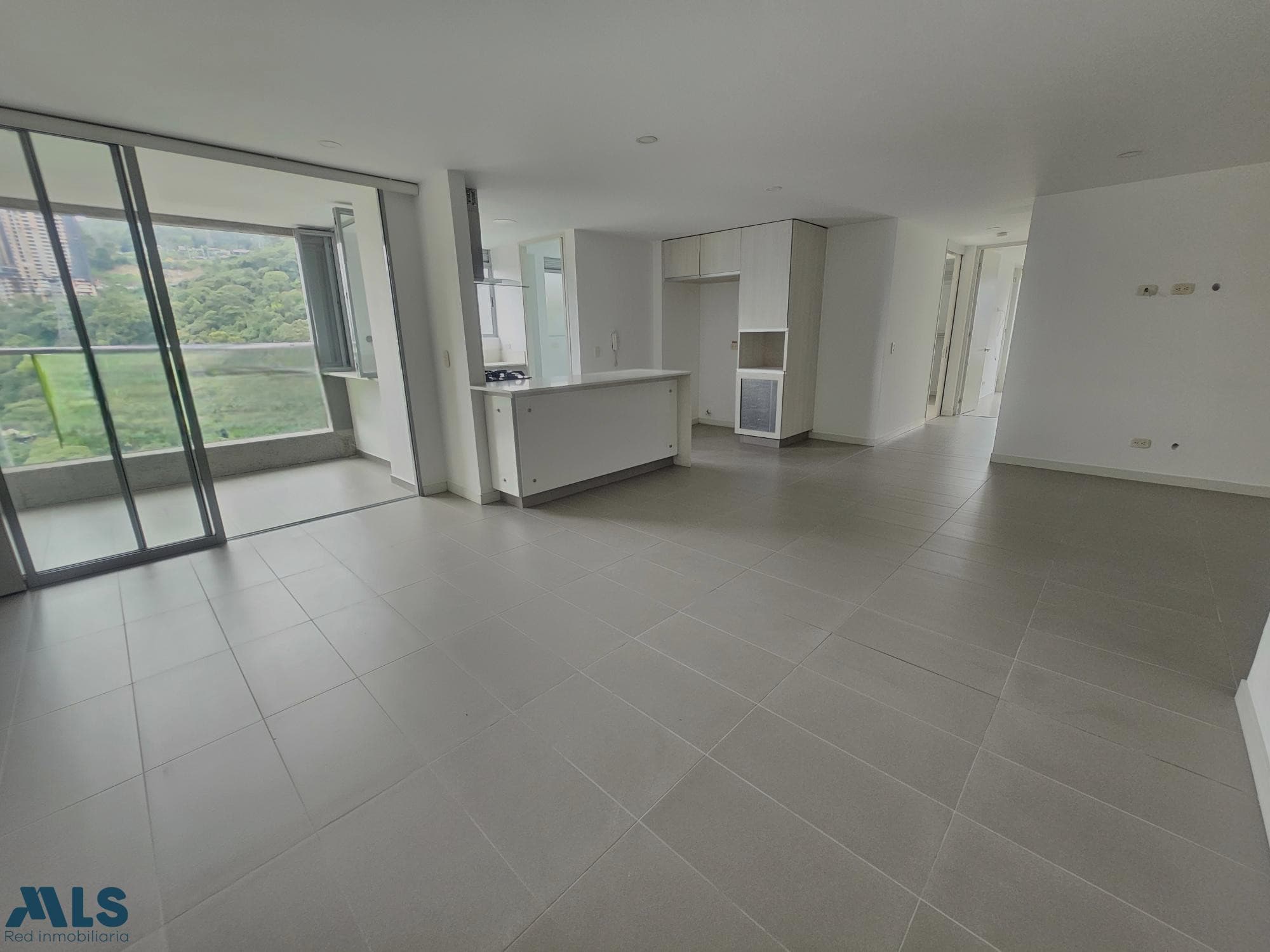 Apartamento en venta en Castropol, Poblado, Medellín — foto 1 de 37
