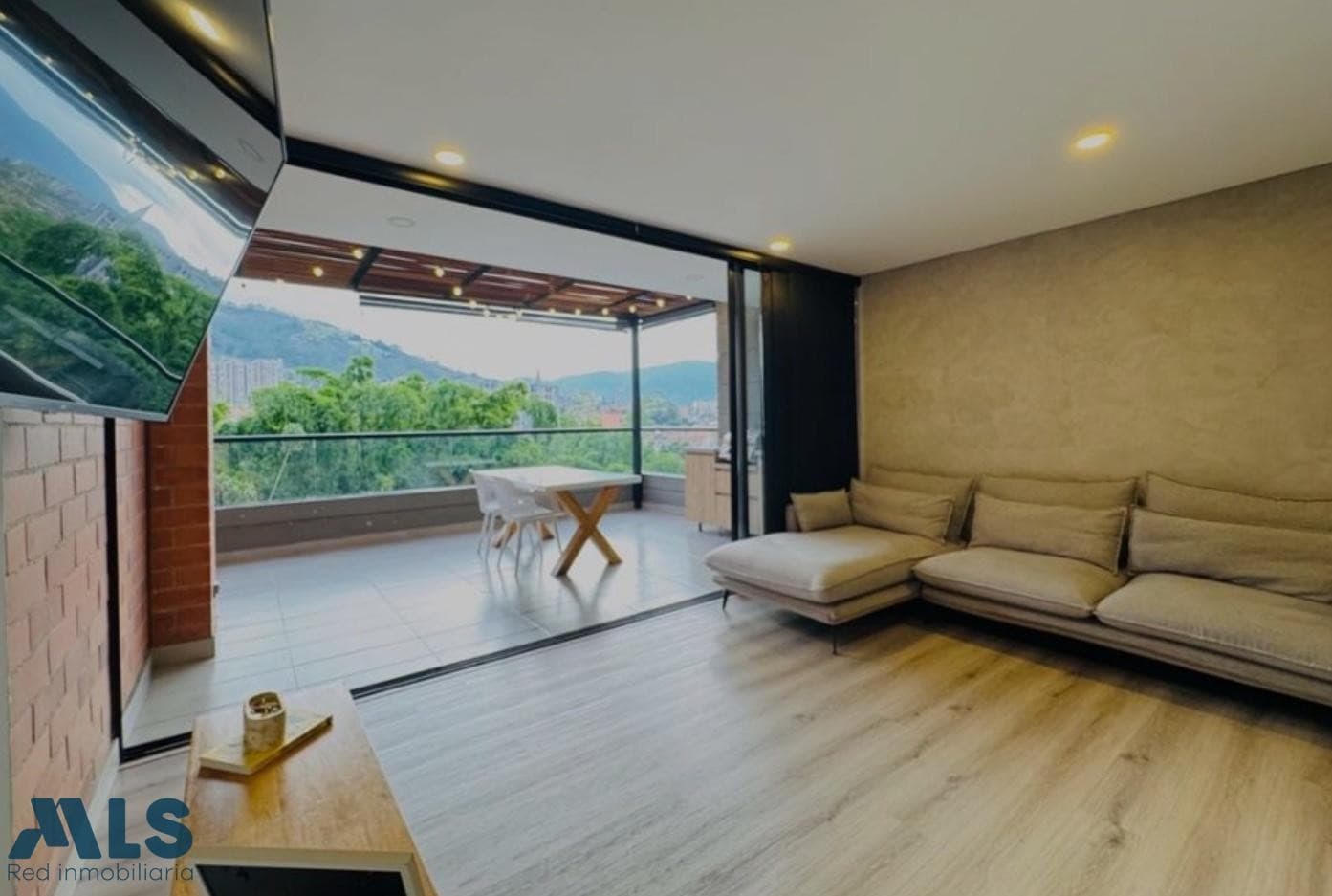 Apartamento en venta en Loma De Las Brujas, Aburra Sur, Envigado — foto 1 de 13