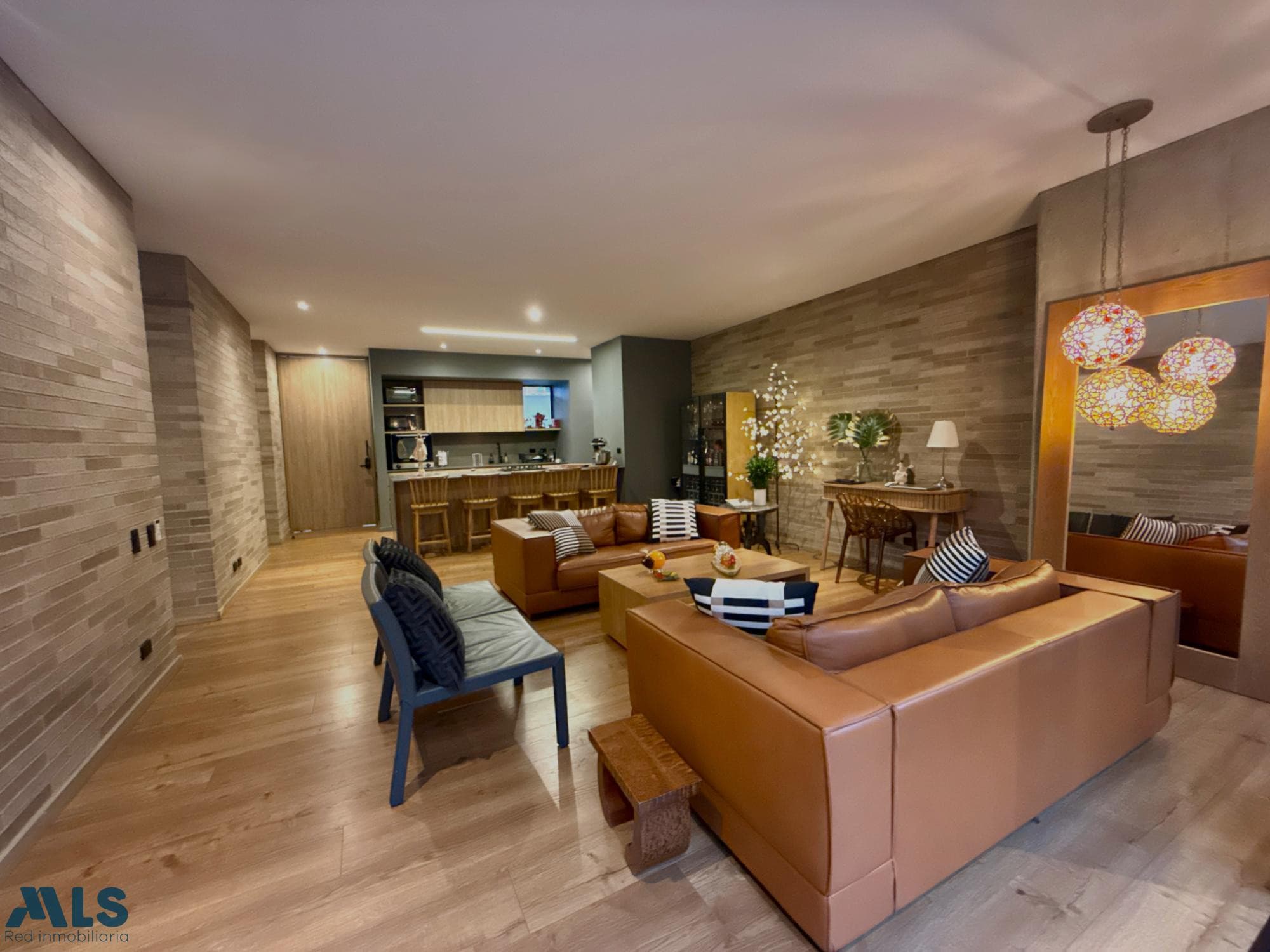 Apartamento en venta en El Campestre, Poblado, Medellín — foto 1 de 30