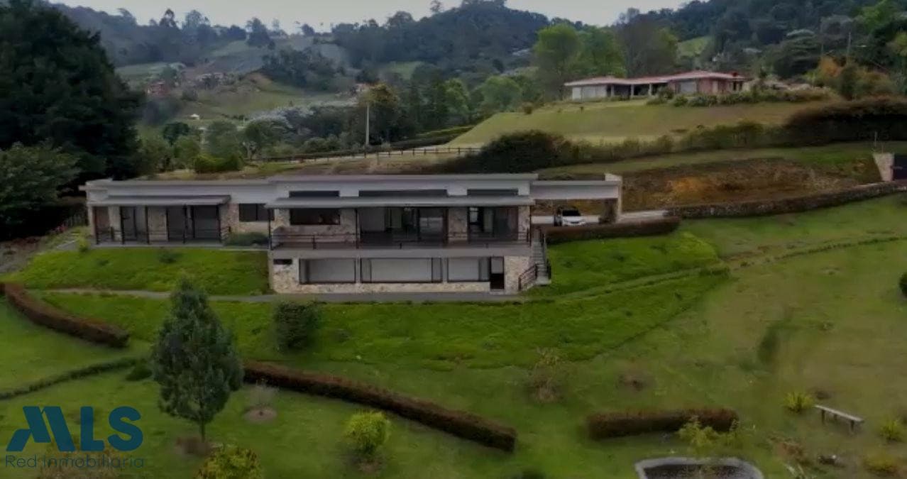Casa en venta en Via La La Unión, Oriente Antioqueño, La Ceja — foto 1 de 24