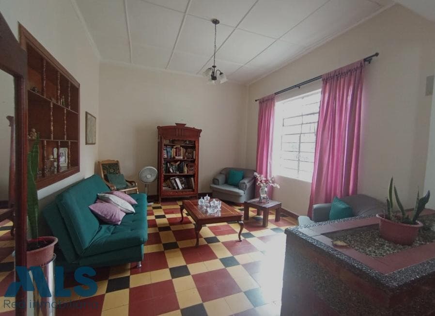Casa en venta en Prado, Centro, Medellín — foto 1 de 15