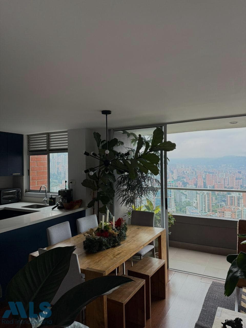 Apartamento en venta en Las Palmas, Poblado, Medellín — foto 1 de 18