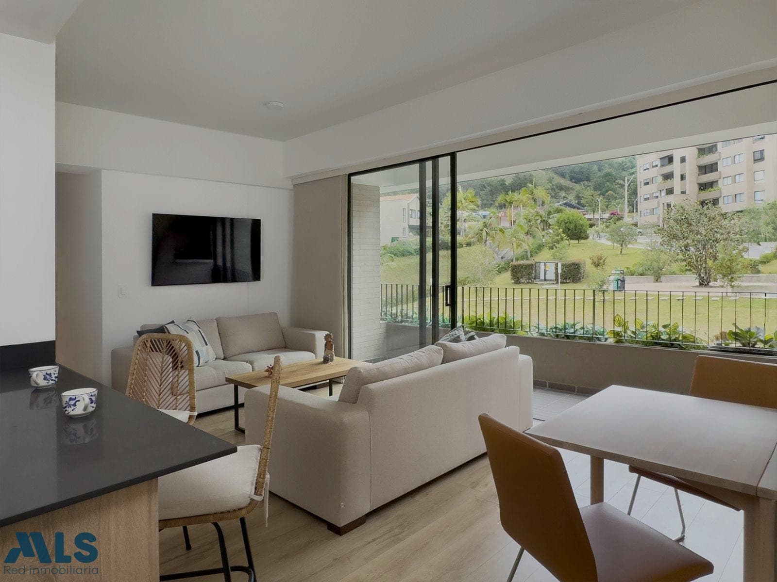 Apartamento en venta en V. La Argentina, Oriente Antioqueño, El Retiro — foto 1 de 27