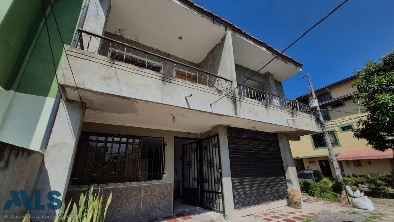 Casa en venta en Tejelo, Occidente, Medellín — foto 1 de 38