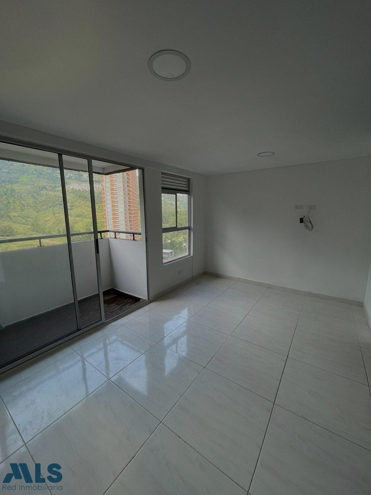 Apartamento en venta en Niquia, Norte, Bello — foto 1 de 13