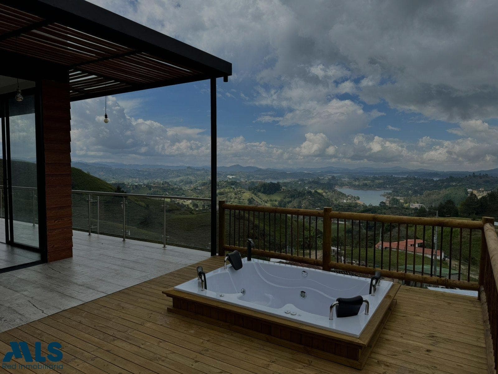 Casa en venta en La Sonadora, Oriente Antioqueño, Guatapé — foto 1 de 19