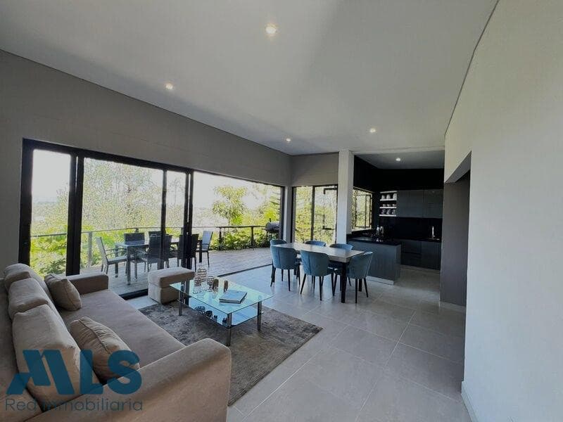 Finca Recreativa en venta en Corredor Vial Marinilla, Oriente Antioqueño, Rionegro — foto 1 de 24