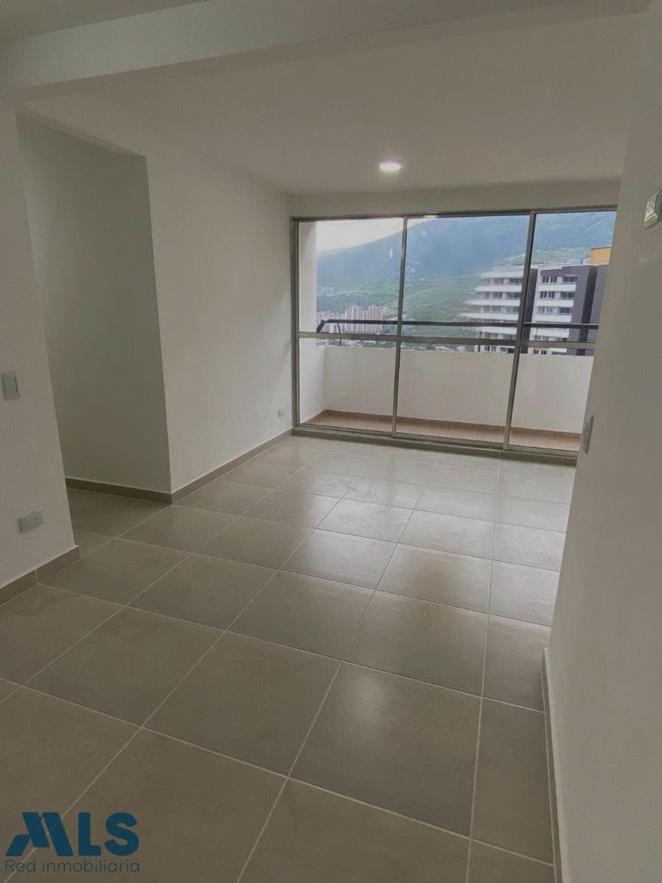 Apartamento en venta en Tierradentro, Norte, Bello — foto 1 de 16