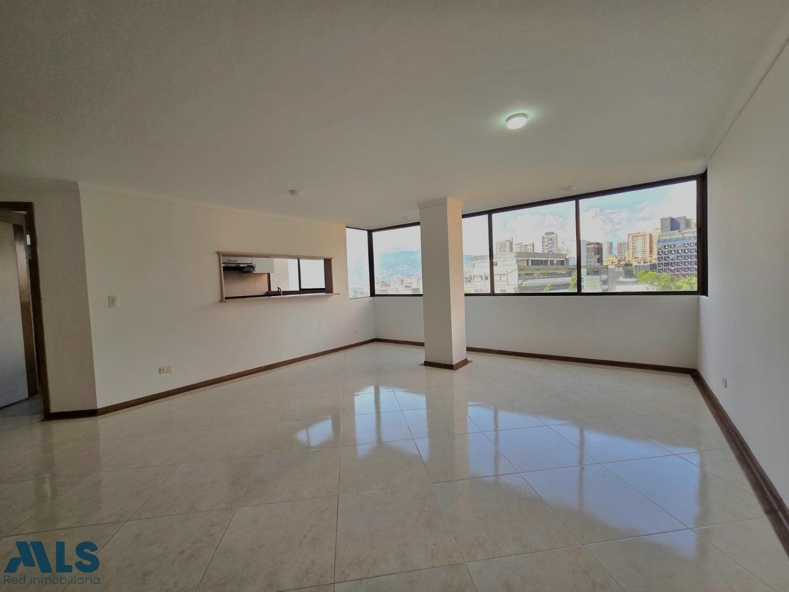 Apartamento en venta en Milla De Oro, Poblado, Medellín — foto 1 de 15