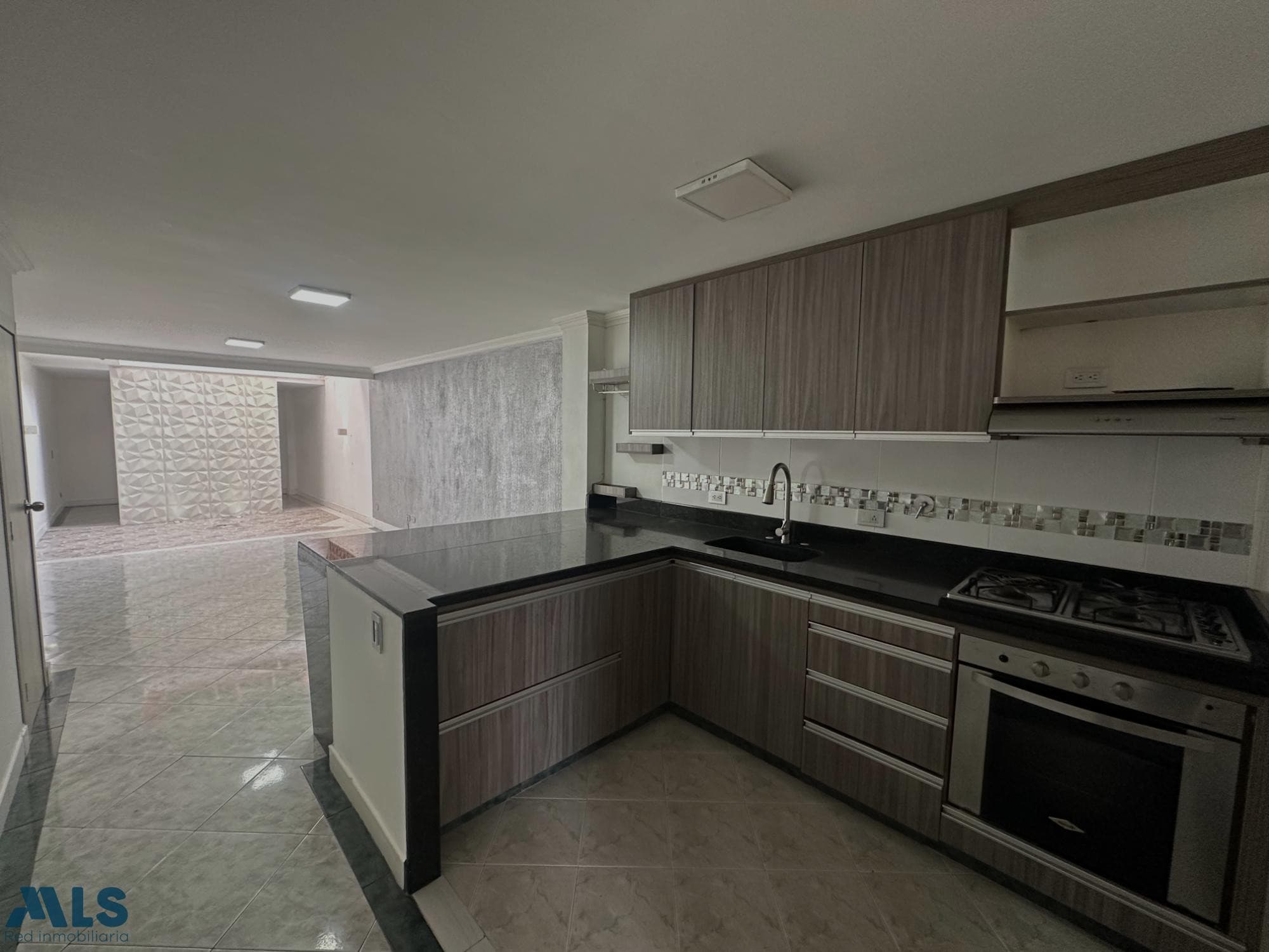 Casa en venta en Calasanz, Occidente, Medellín — foto 1 de 13