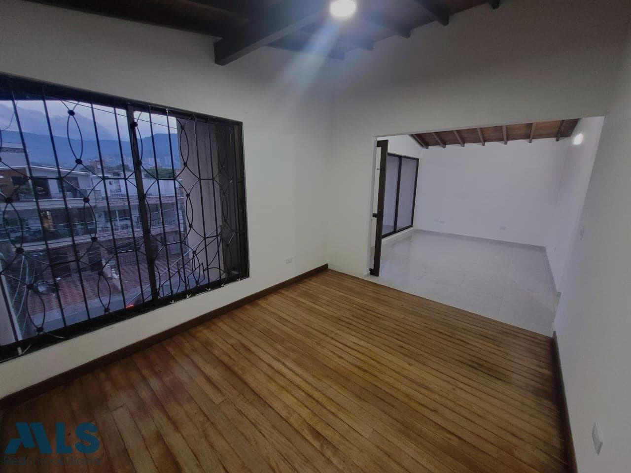 Casa en venta en Miravalle, Belén Guayabal, Medellín — foto 1 de 20