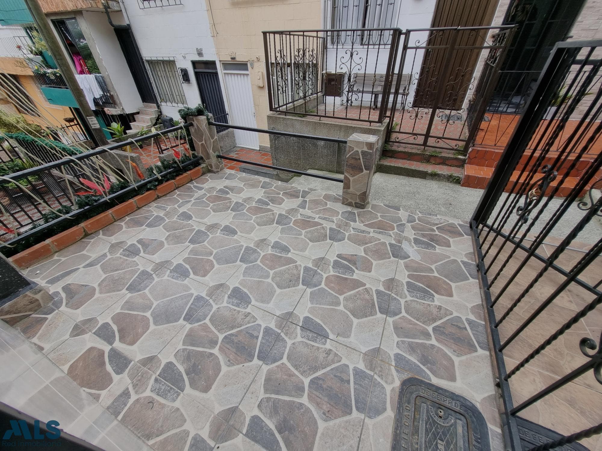 Casa en venta en La Colina, Belén Guayabal, Medellín — foto 1 de 19