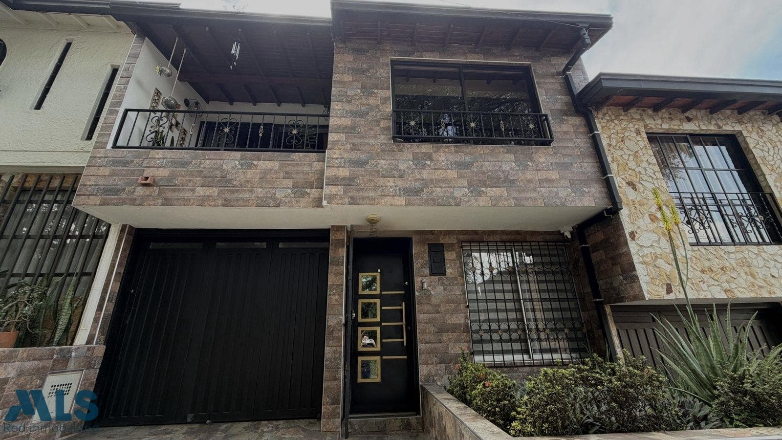 Casa en venta en Aliadas, Belén Guayabal, Medellín — foto 1 de 20
