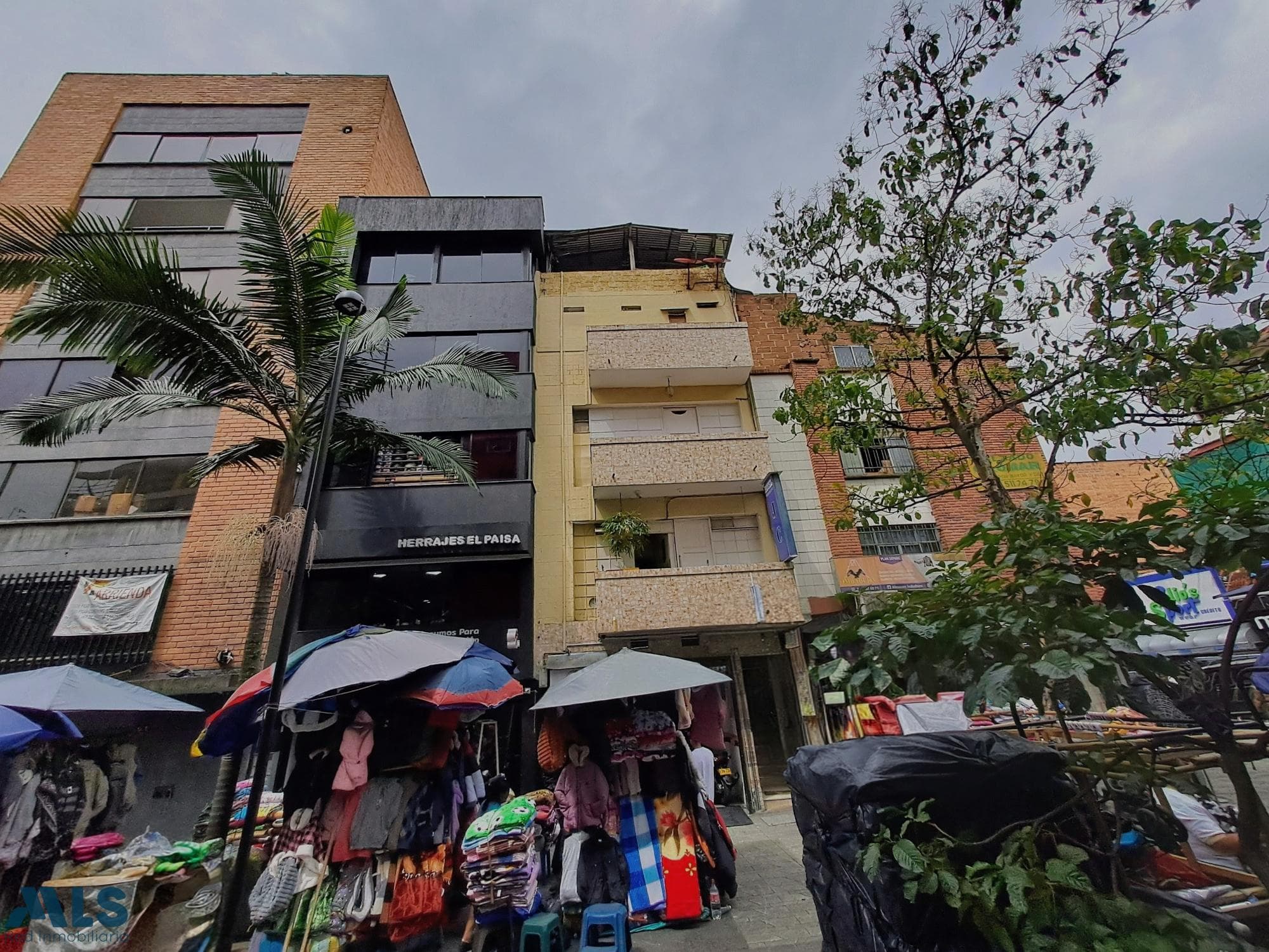 Edificio en venta en La Candelaria, Centro, Medellín — foto 1 de 29