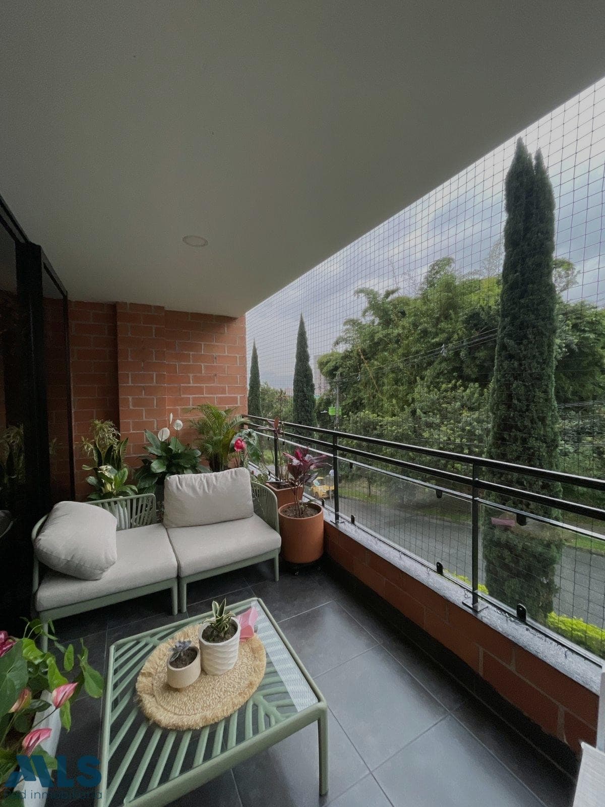 Apartamento en venta en Castropol, Poblado, Medellín — foto 1 de 15