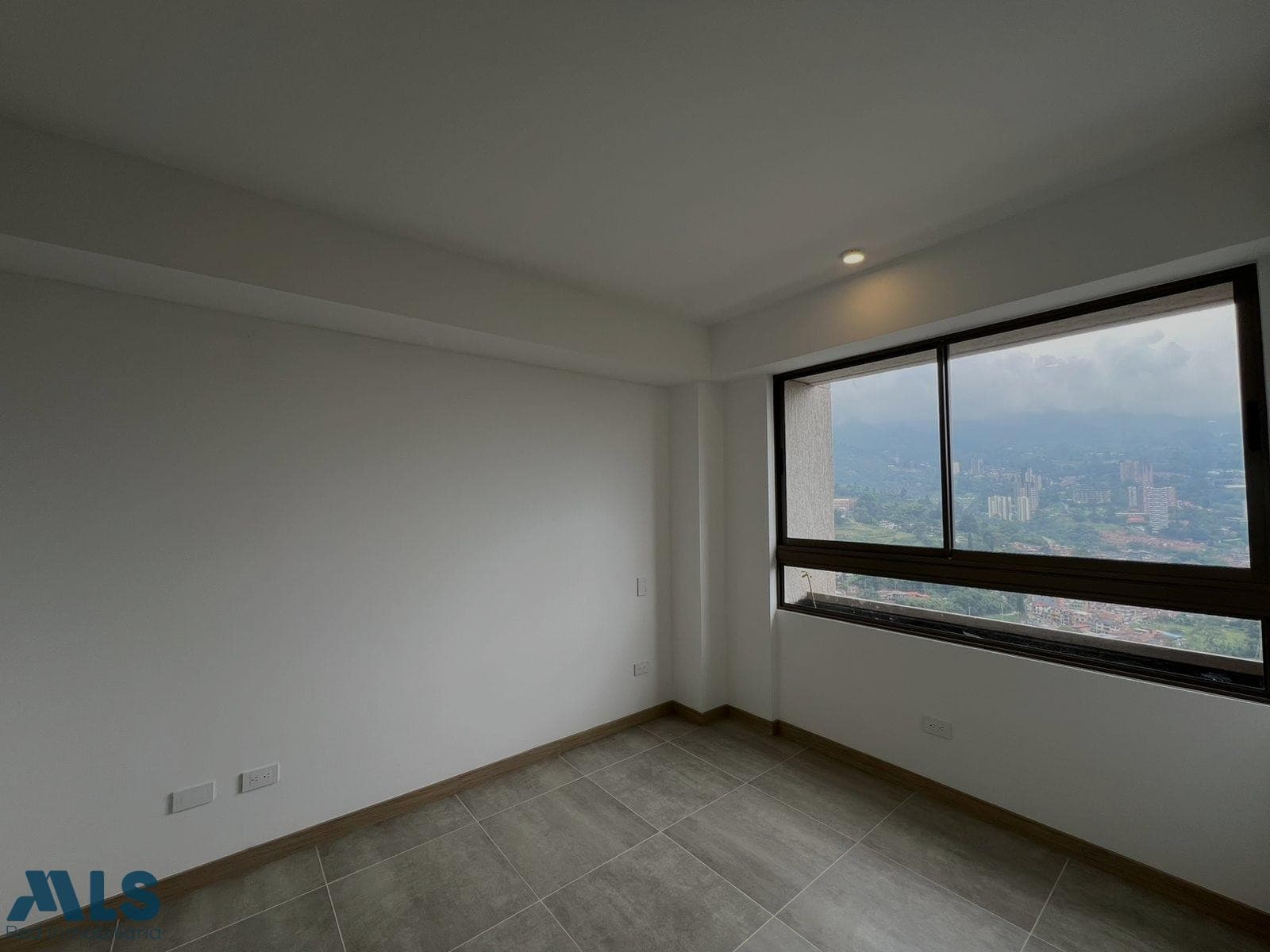 Apartamento en venta en V. Pan De Azúcar, Aburra Sur, Sabaneta — foto 1 de 13