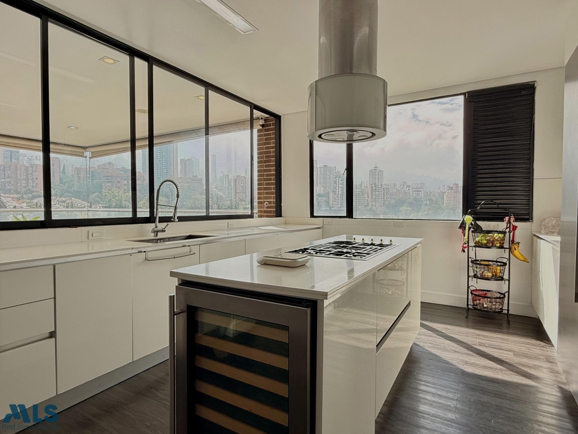 Apartamento en venta en Los Balsos Nº 1, Poblado, Medellín — foto 1 de 29