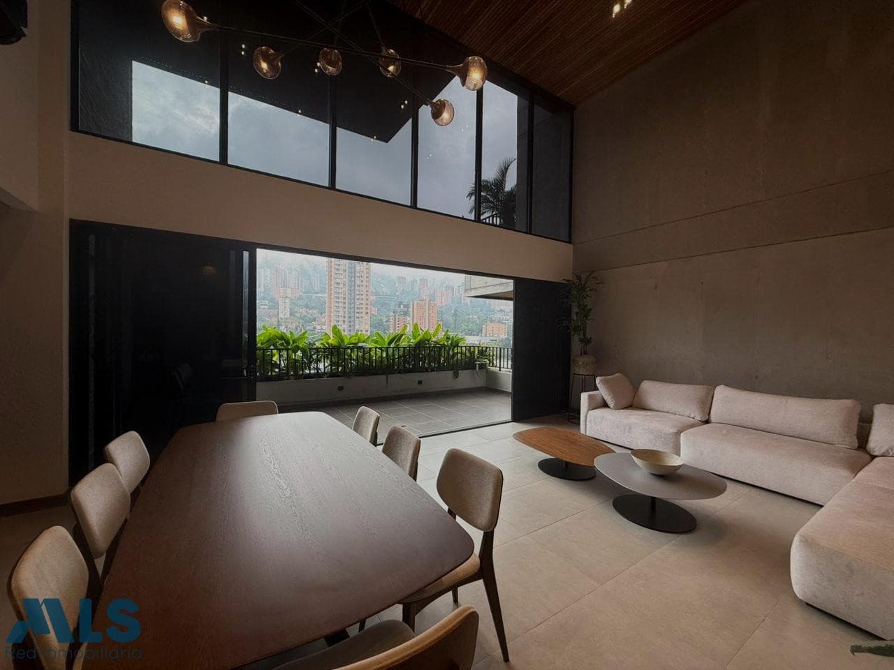 Apartamento en venta en El Poblado, Medellín — foto 1 de 15