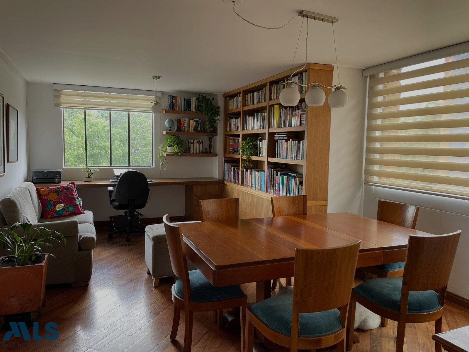 Apartamento en venta en La Frontera, Poblado, Medellín — foto 1 de 26