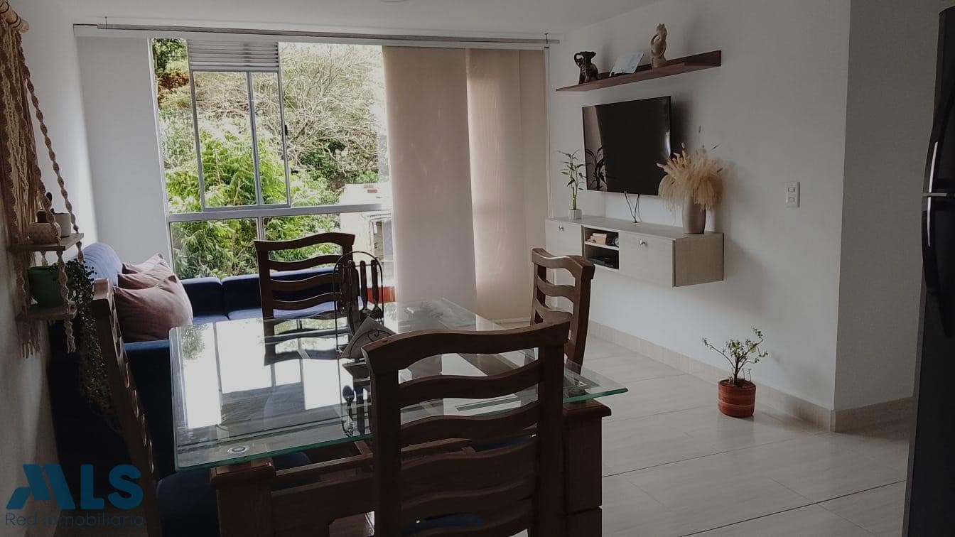 Apartamento en venta en El Paraiso, Norte, Bello — foto 1 de 16