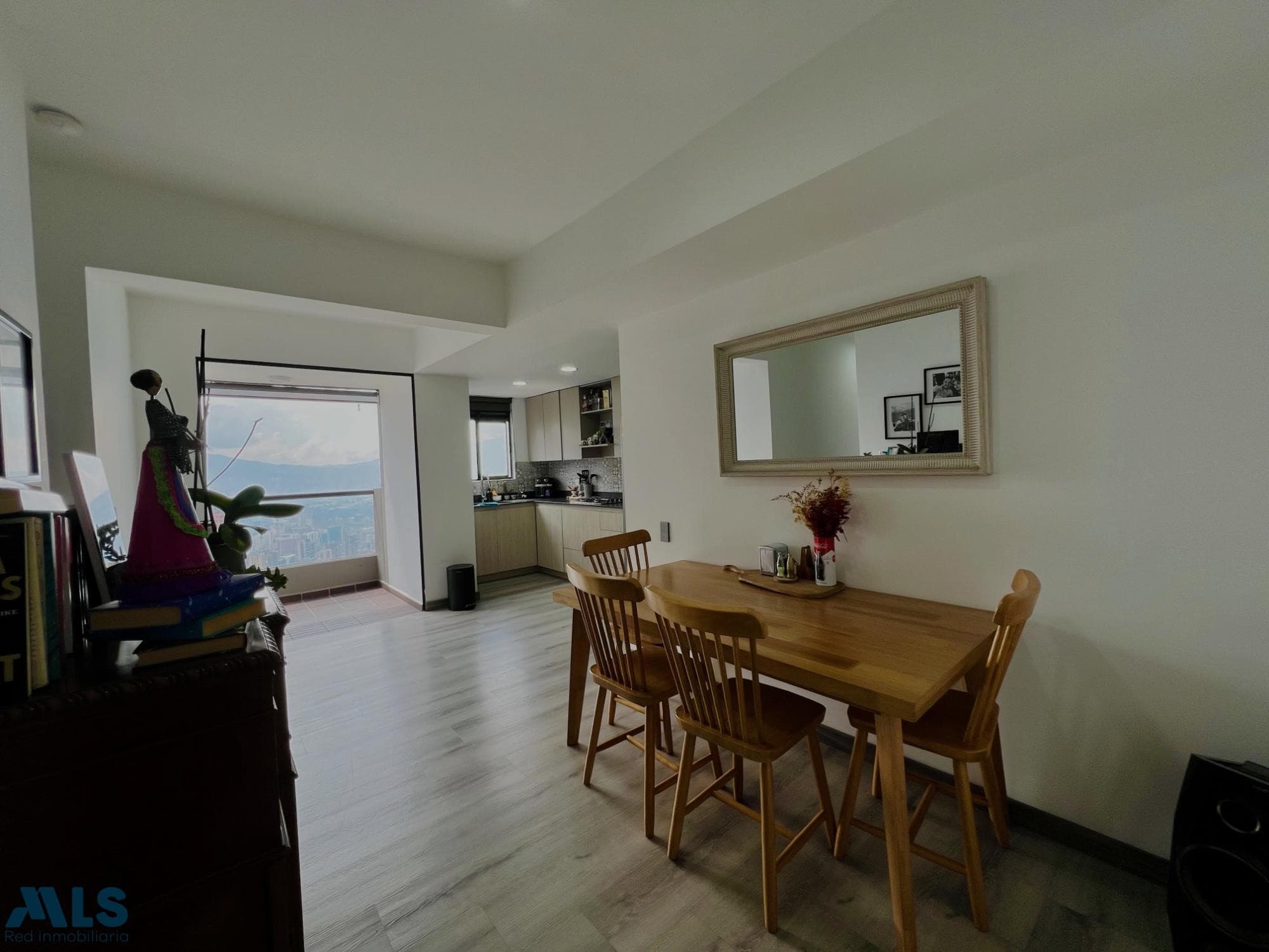 Apartamento en venta en Las Palmas, Poblado, Medellín — foto 1 de 20