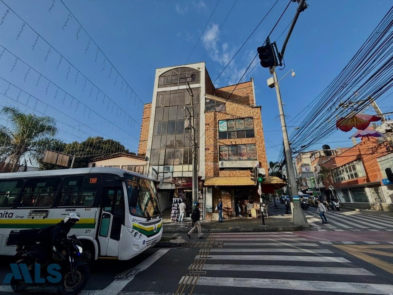 Edificio en venta en Parque de Bello, Norte — foto 1 de 22