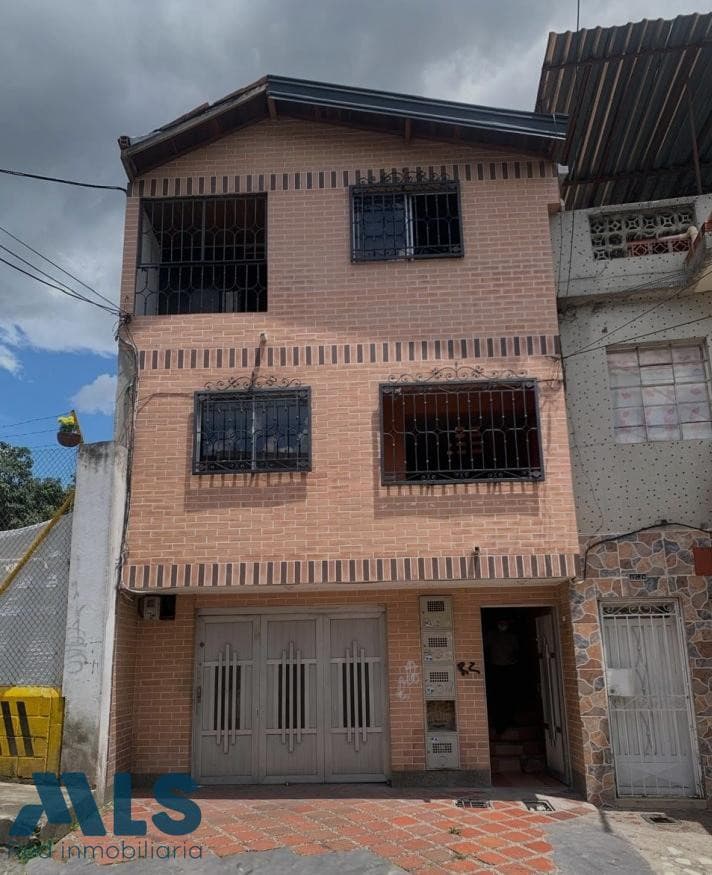 Casa en venta en Las Palmas, Centro, Medellín — foto 1 de 21