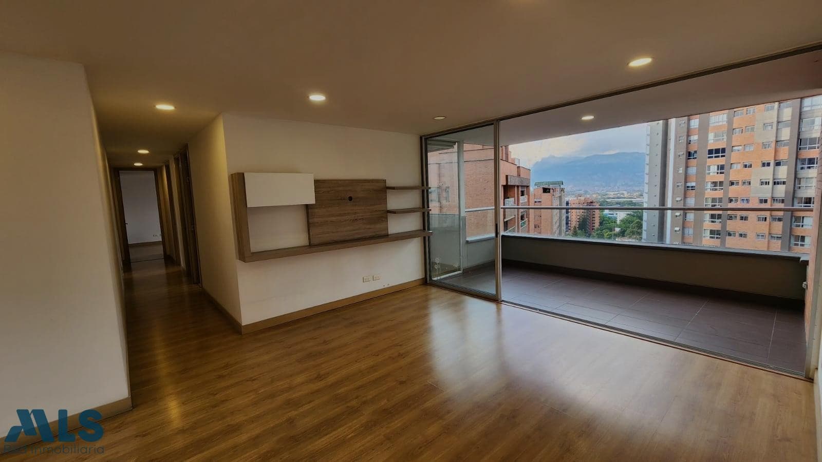 Apartamento en venta en Santa Maria de los Angeles, Poblado, Medellín — foto 1 de 28